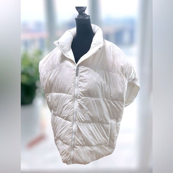 🔥 UGG Reversible Winter Snow Insulated Oversized Puffer Vest Size L - Picture 10 of 16